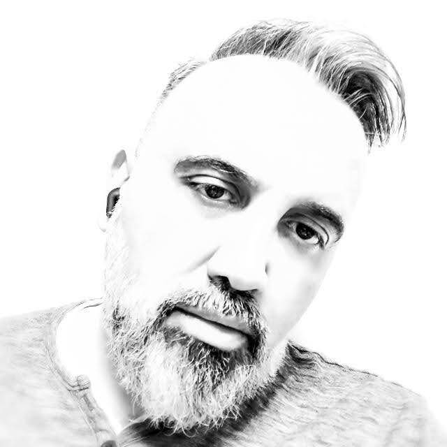 César M.