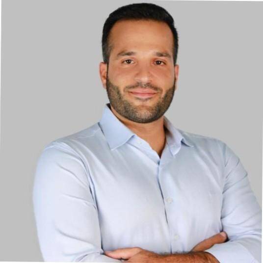 Ali  - Expert in Solar Energy and Energy Strategy