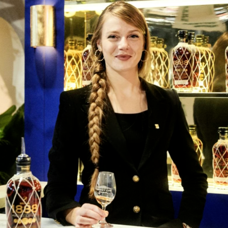 Charlotte M. - Traduction, Commerce & Branding Vins et Spiritueux