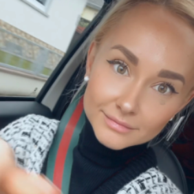 Mariya Makarenko - UX/UI Designer für Web & Mobile Apps