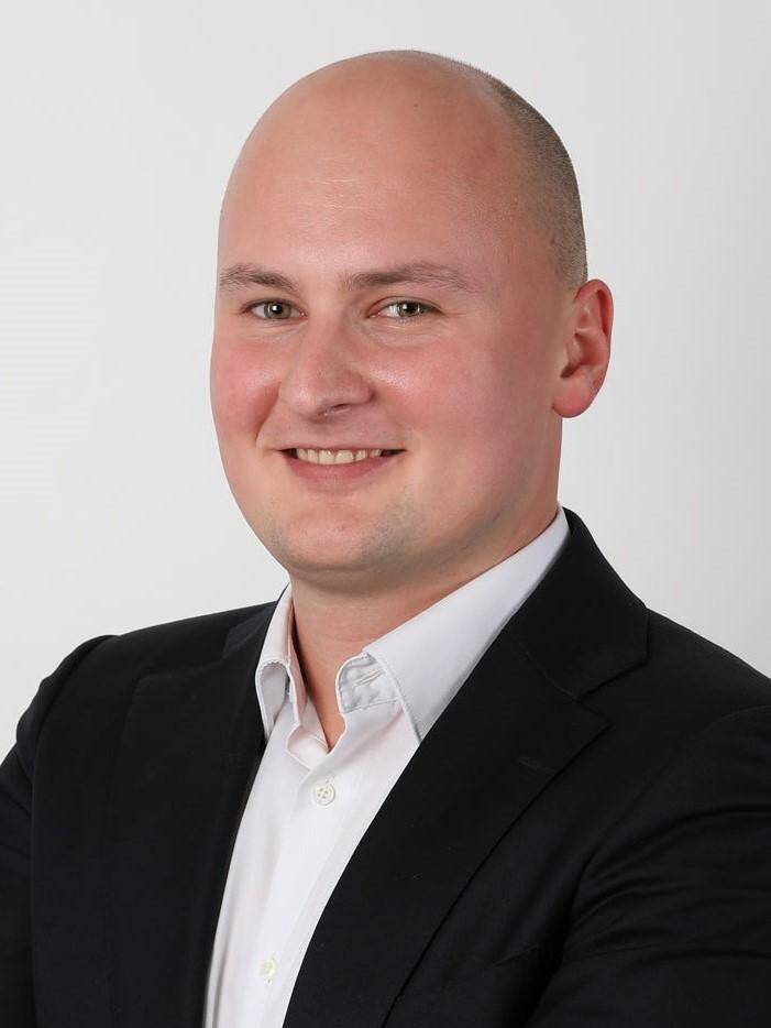 Richard  - Database Developer & Oracle Apex Consultant