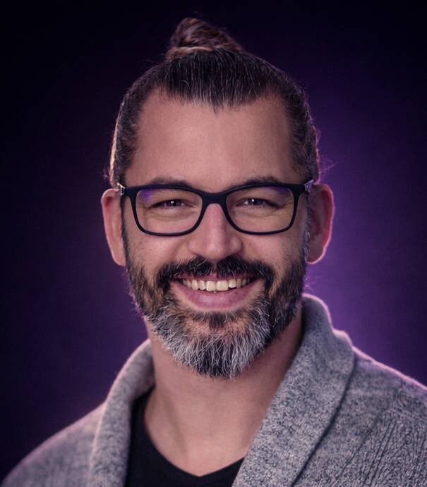 Dominik Carave - Erklärvideo & KI Video - Experte