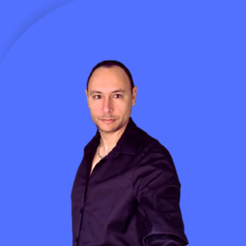 Nicolas Perrin - Community Management & Social Media Manager