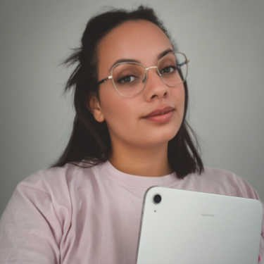 Cleidie C. - Online Business Manager