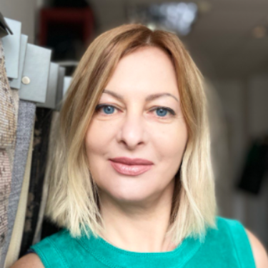 Larysa Rostovska - I help brands create attractive and high-convertin