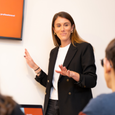 Alexane Raybaud - Formatrice Social media et IA générative