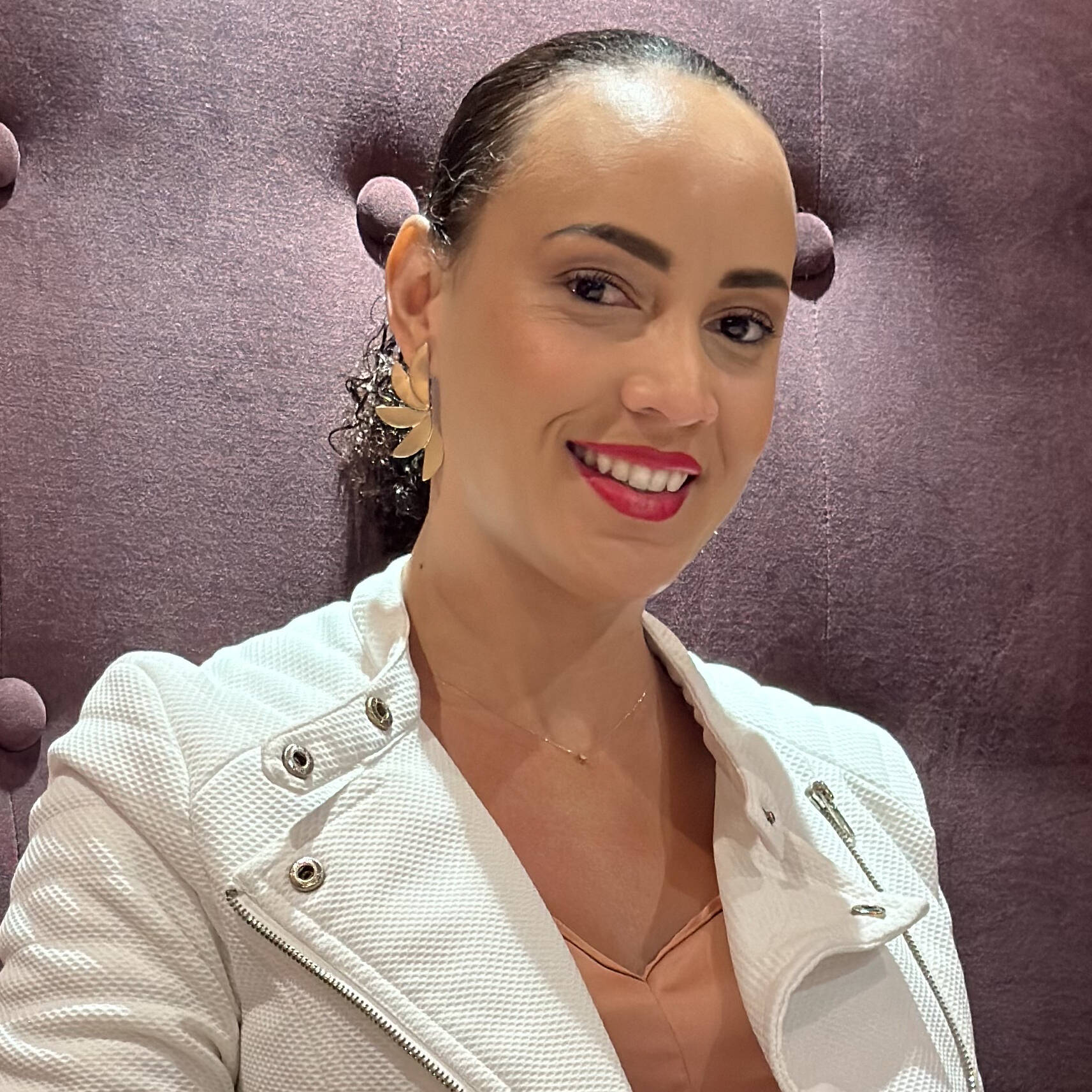 Elodie  - Community Manager en Santé & Bien-être 