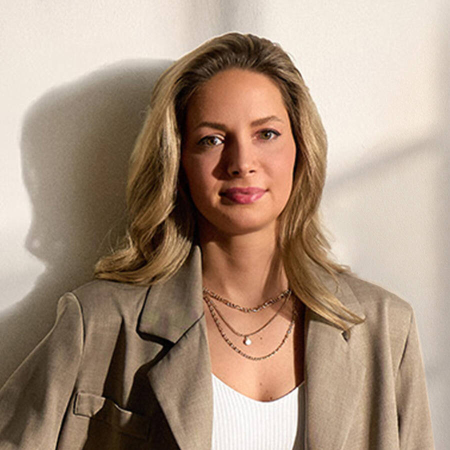 Verena Marquardt - Art Director (Senior) / Designer / Brand Expert