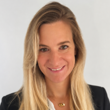 Flora Chaumontet - Fractional Marketing Director | Brand Marketing