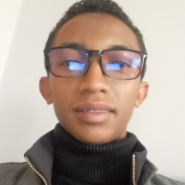 Tina Raphaël Joma Rakotonandrasana - Administrateur de Base de Données et RH