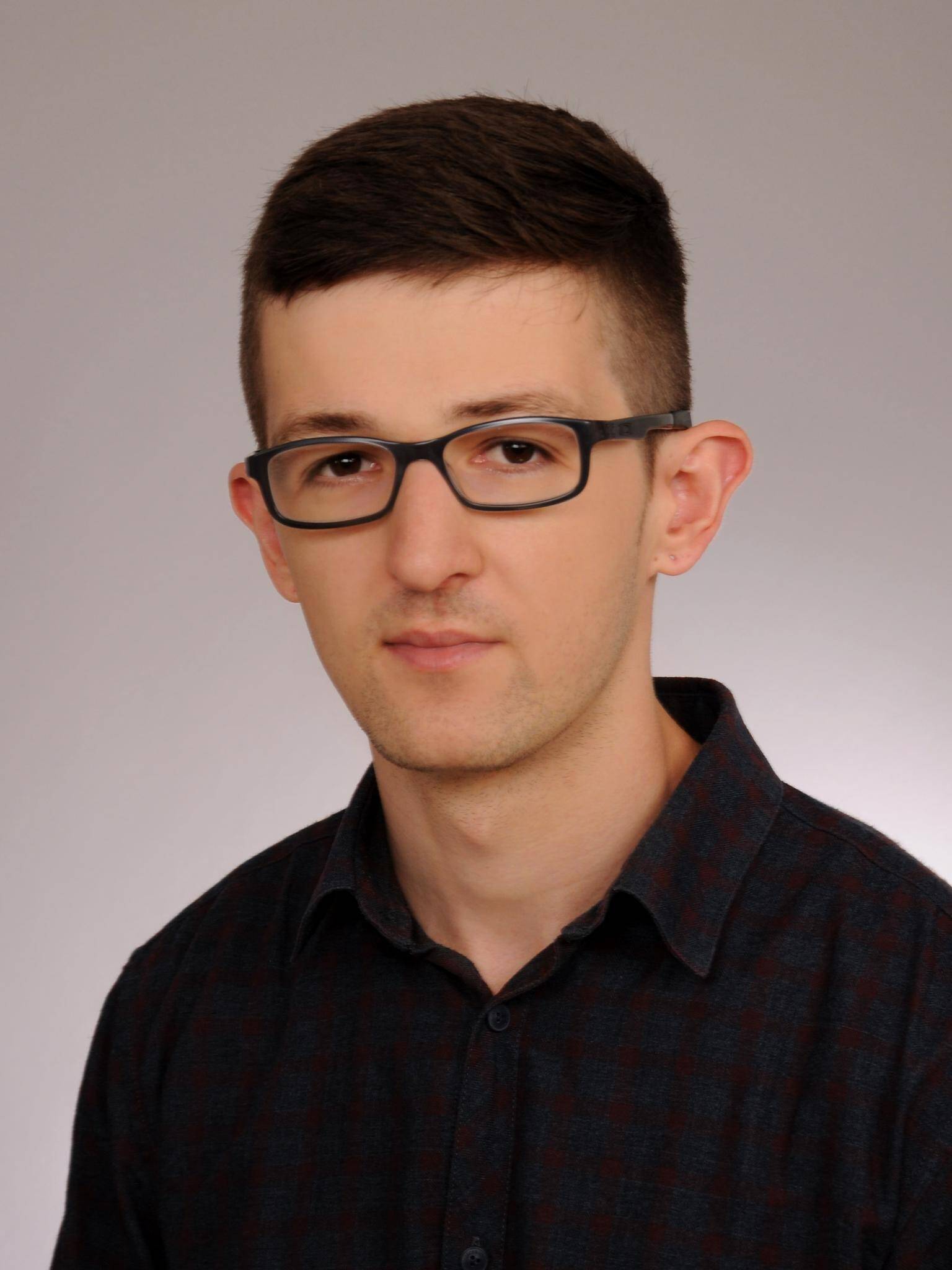 Alexander W. - KI-Automatisierung, Power BI & React