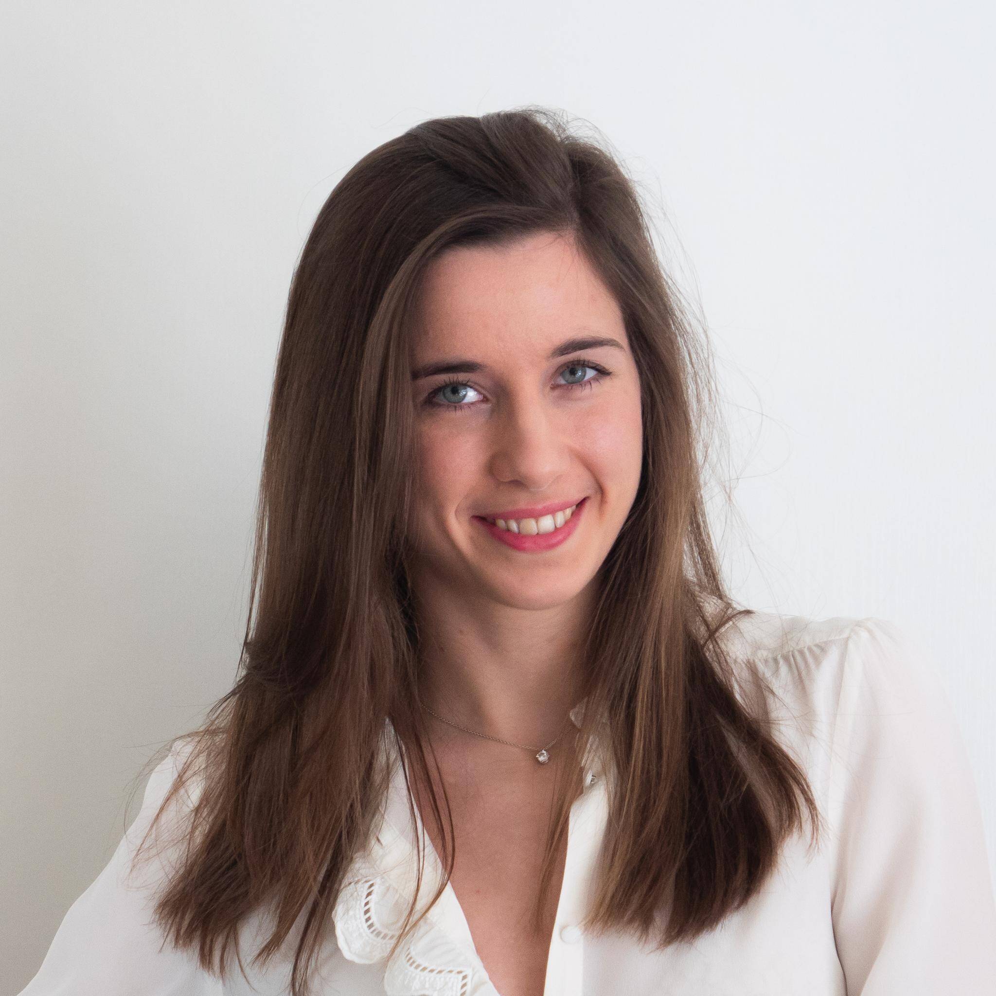 Samantha  - Experto en seguimiento: GA4, Matomo, GTM, Hubspot