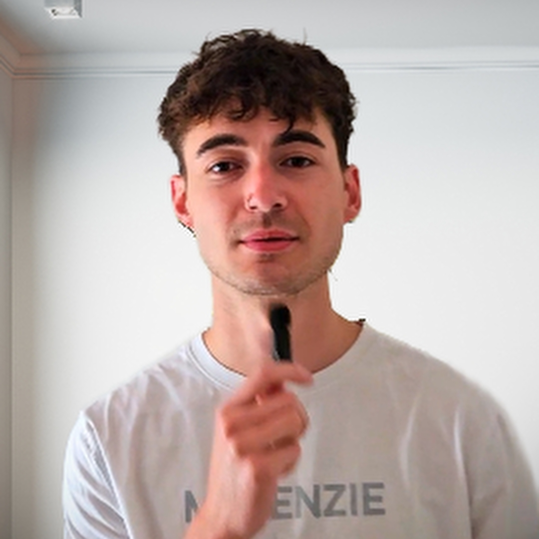 Daniel Méndez - Scriptwriter and video editor
