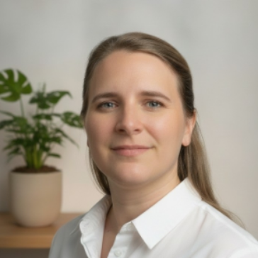 Oriane Mango - Online Project Manager