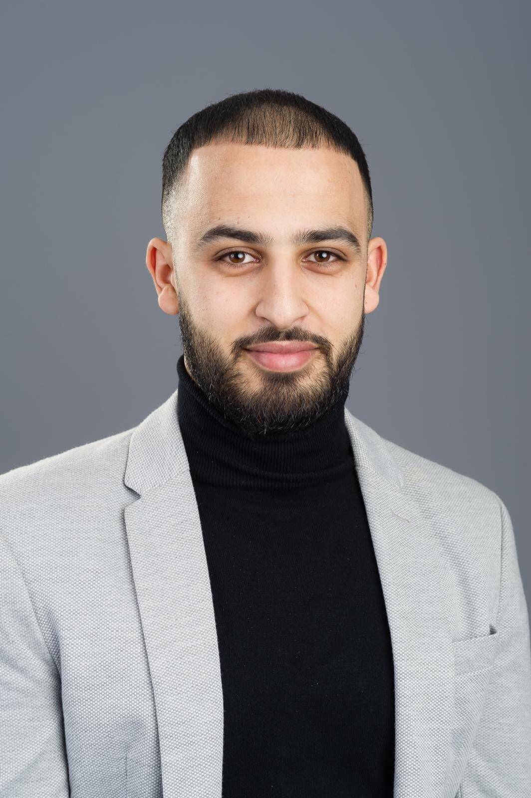 Younes M.