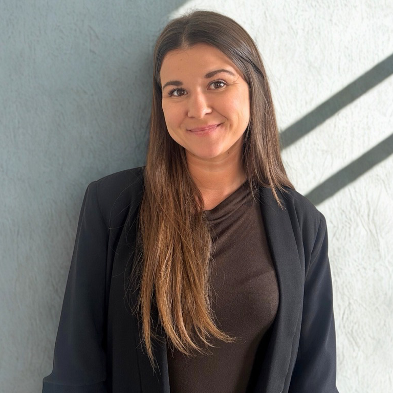 Emilie Devrieux - Référencement SEM : SEO, SEA, Social Média manager
