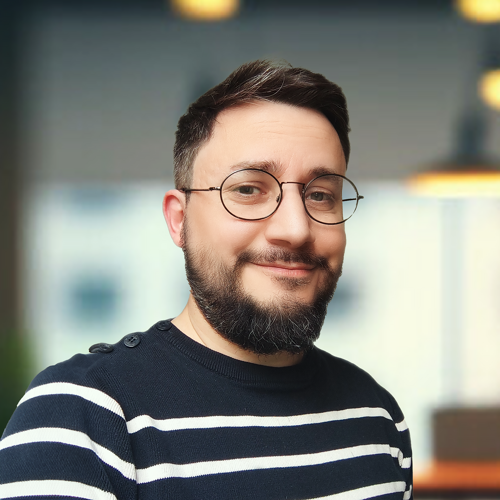 Sandro T. - AI Product Builder | MVP, Startups