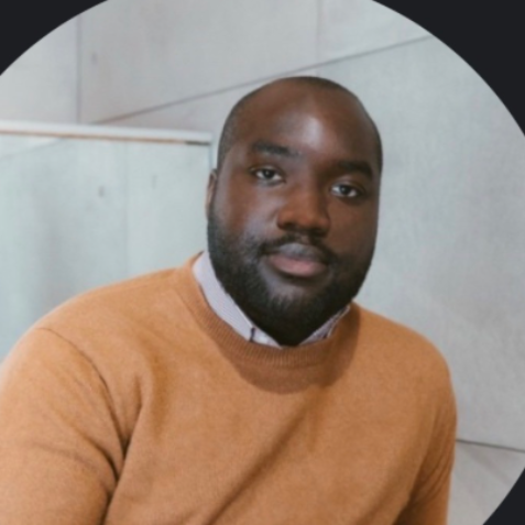 Oumar Keinde - IA Product Builder & Business Strategist