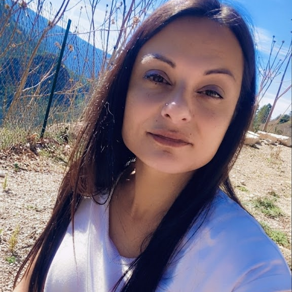 Christelle Battista - Community Manager | Boost de Visibilité & Gestion