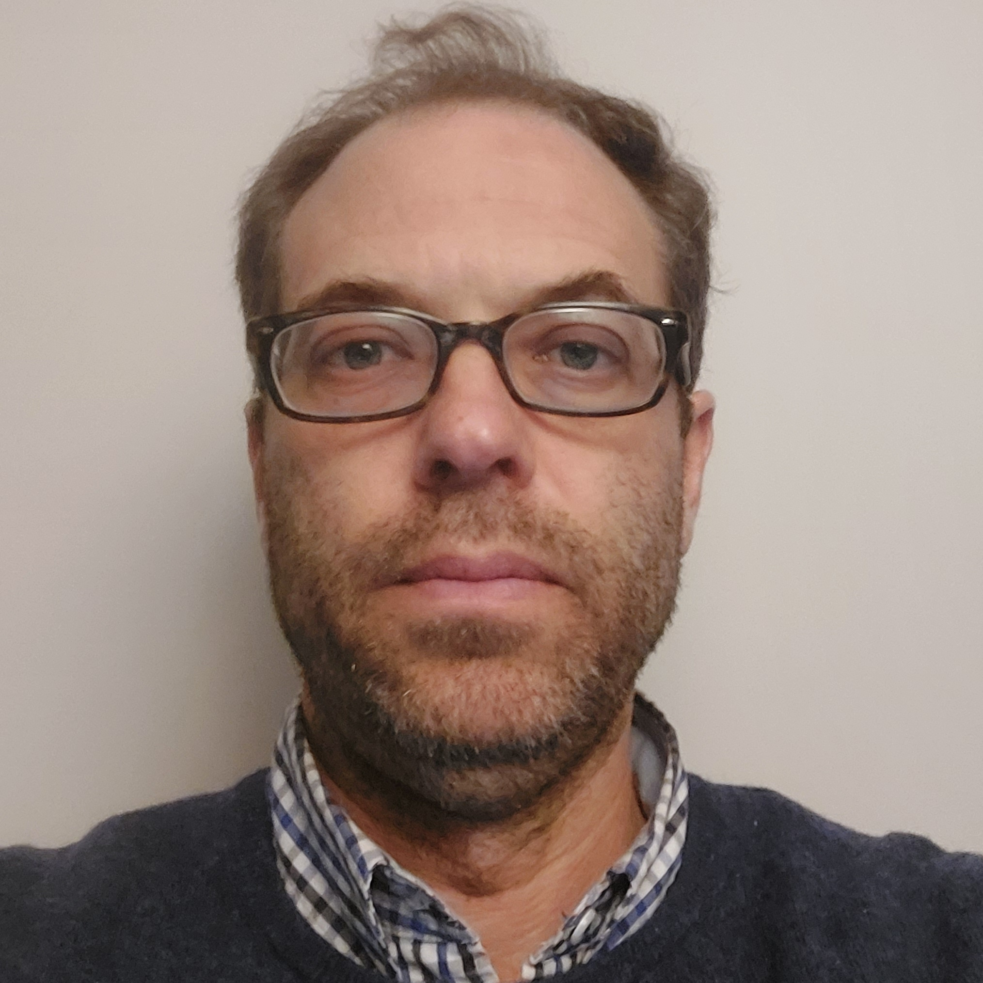 Javier  - Sysadmin