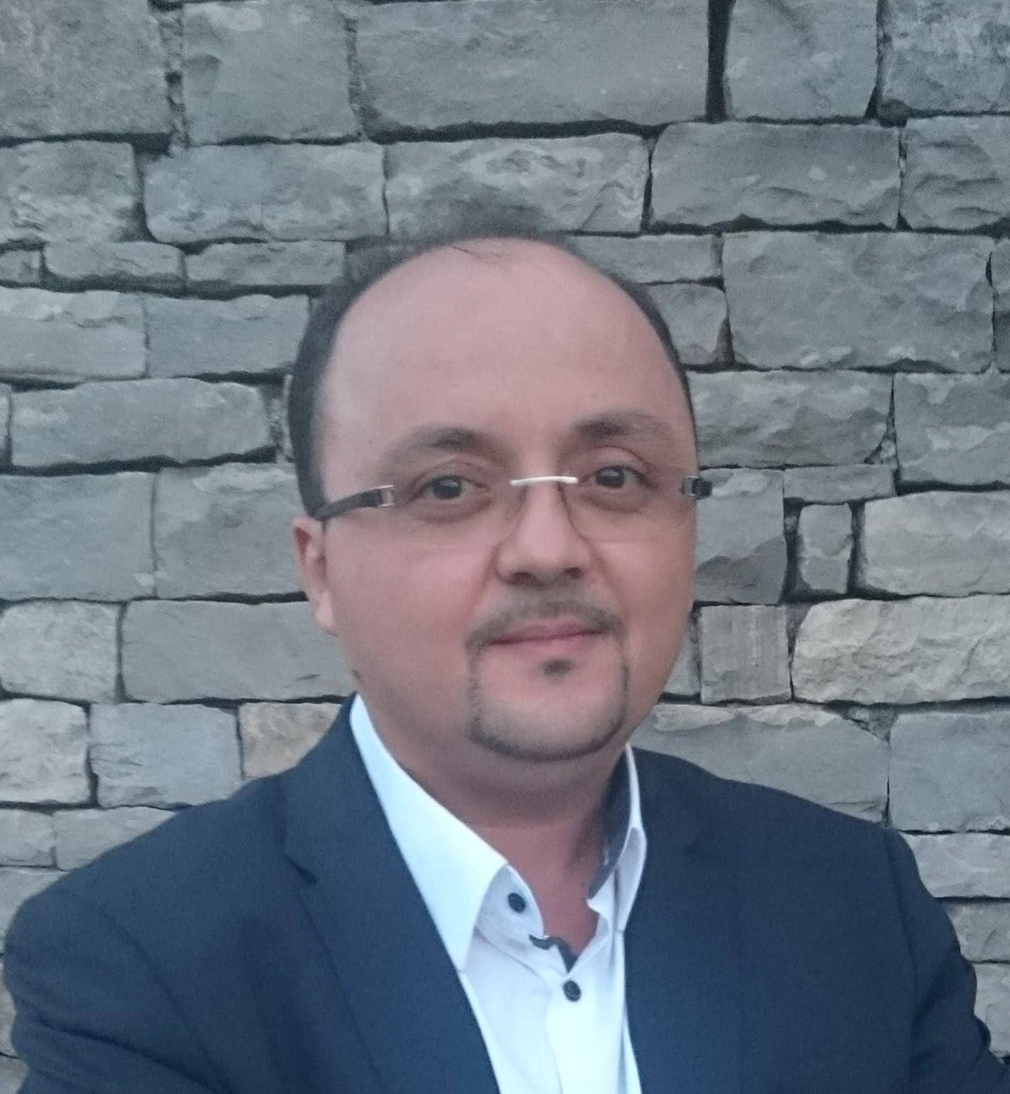 Mustapha A. - Expert Systèmes, VMware, Backup & Stockage/SAN