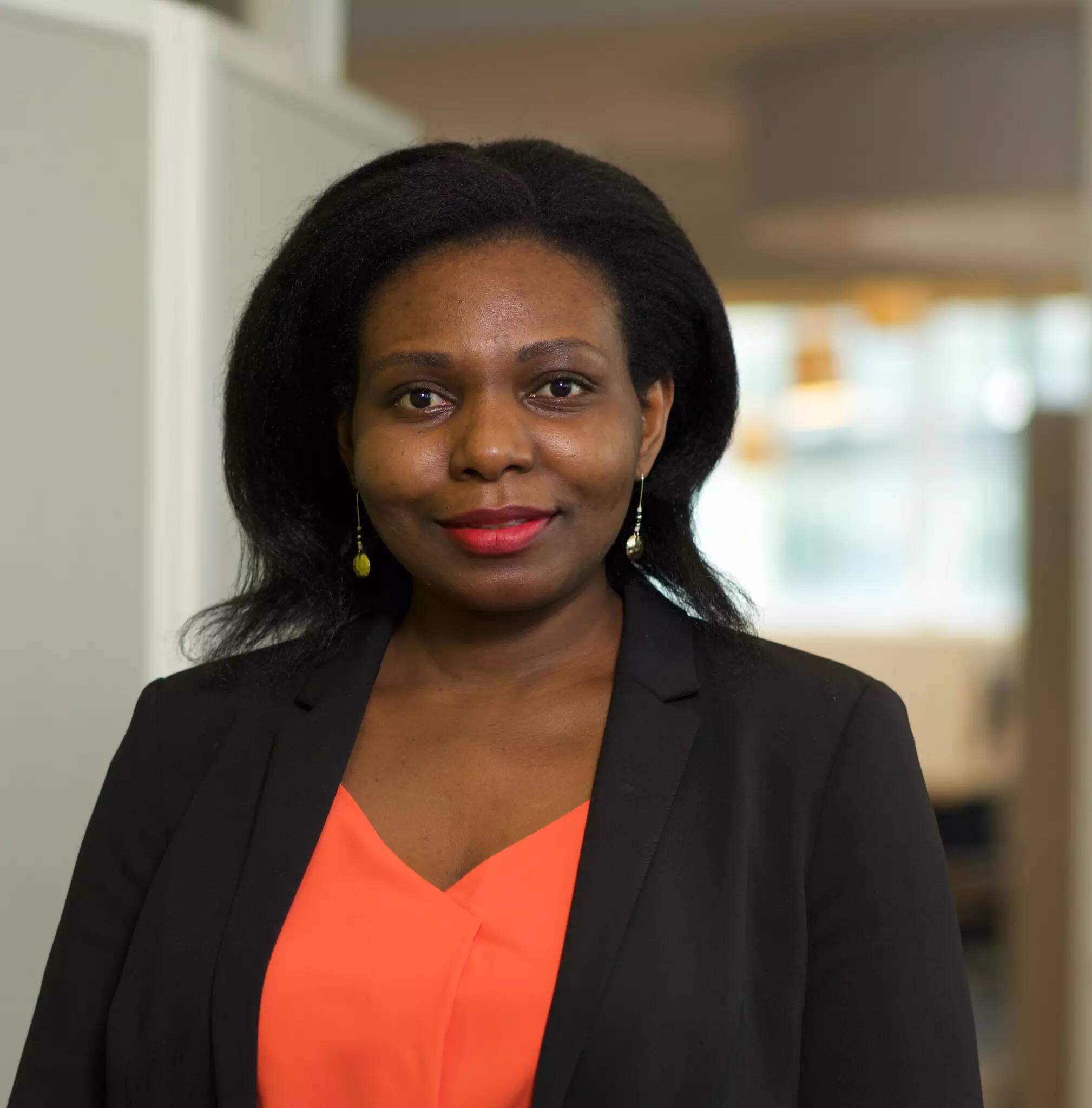 Lorraine N - Lead Data Scientist & MLOps & Machine Learning