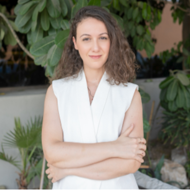Houda  - Fractional CMO & Brand Strategy Consultant