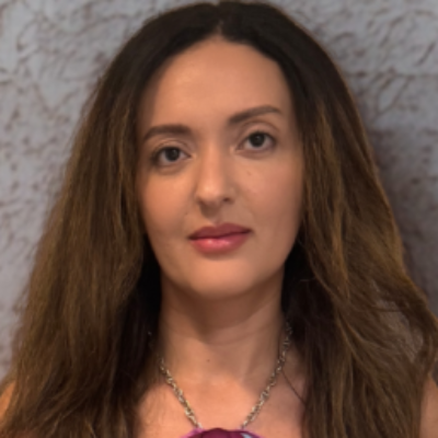 Nadia Kenzi - Product Owner et business analyste data
