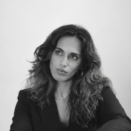 Fiorenza Cayo - Art Director | Brand Systems & IA/Social Creative