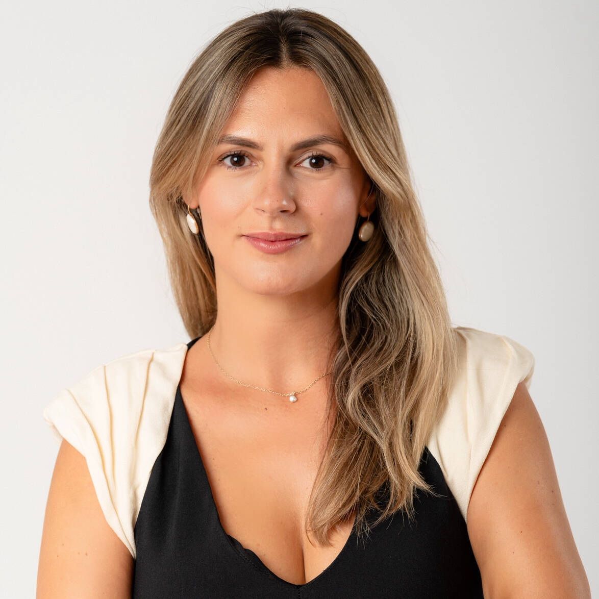 Jelena Dragas - Strategic Advisor | Corporate & Public Affairs