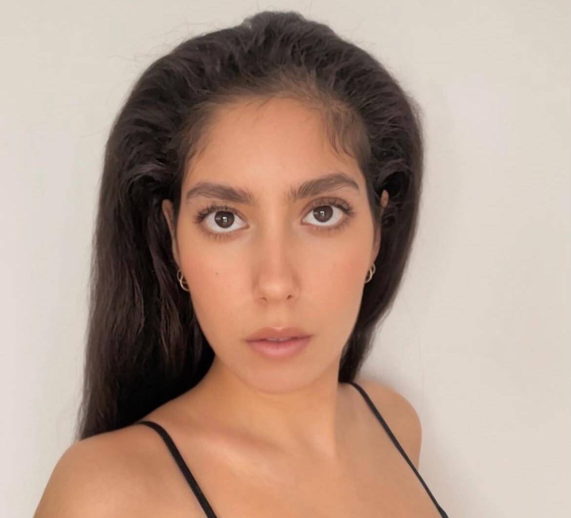 Camelia L. - Community Manager/Création de contenu/Insta/TikTok