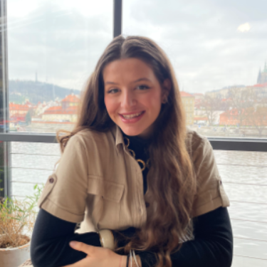 Sophie  - EVENT & CUSTOMER EXPERIENCE PROJECT MANAGER