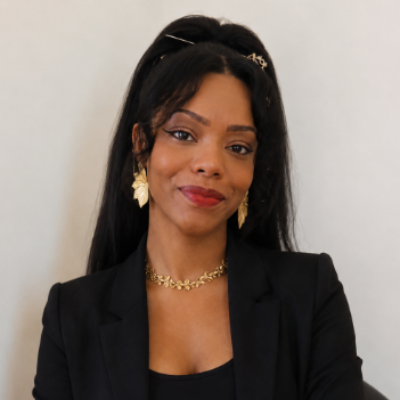 Julie R - Consultante en E-commerce & Marketing Digital
