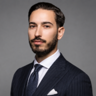 Nik Ulrich - Presentation Designer | Pitch Decks & Brandbooks