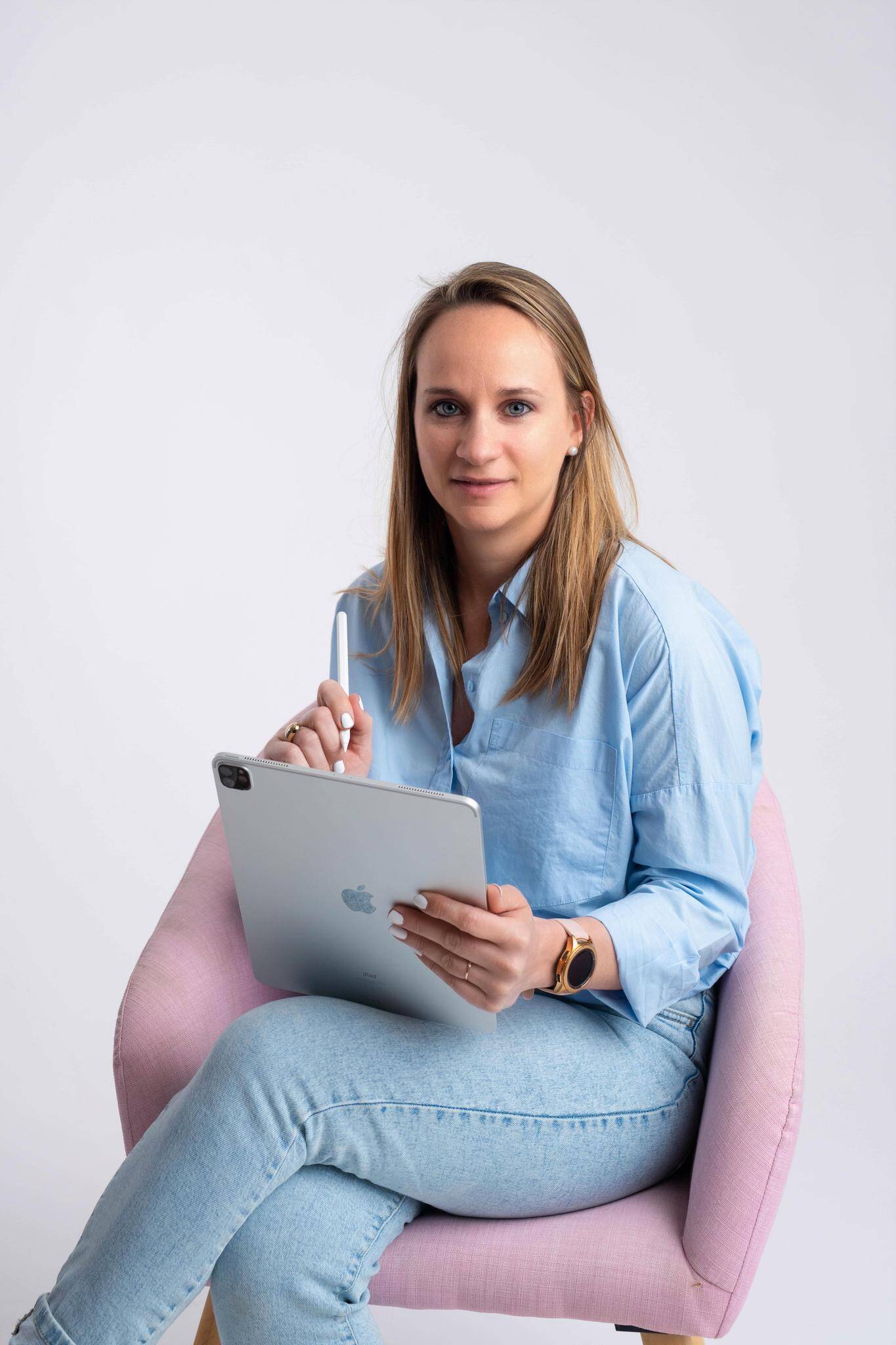Lydie Yazidi - Graphiste Webdesigner