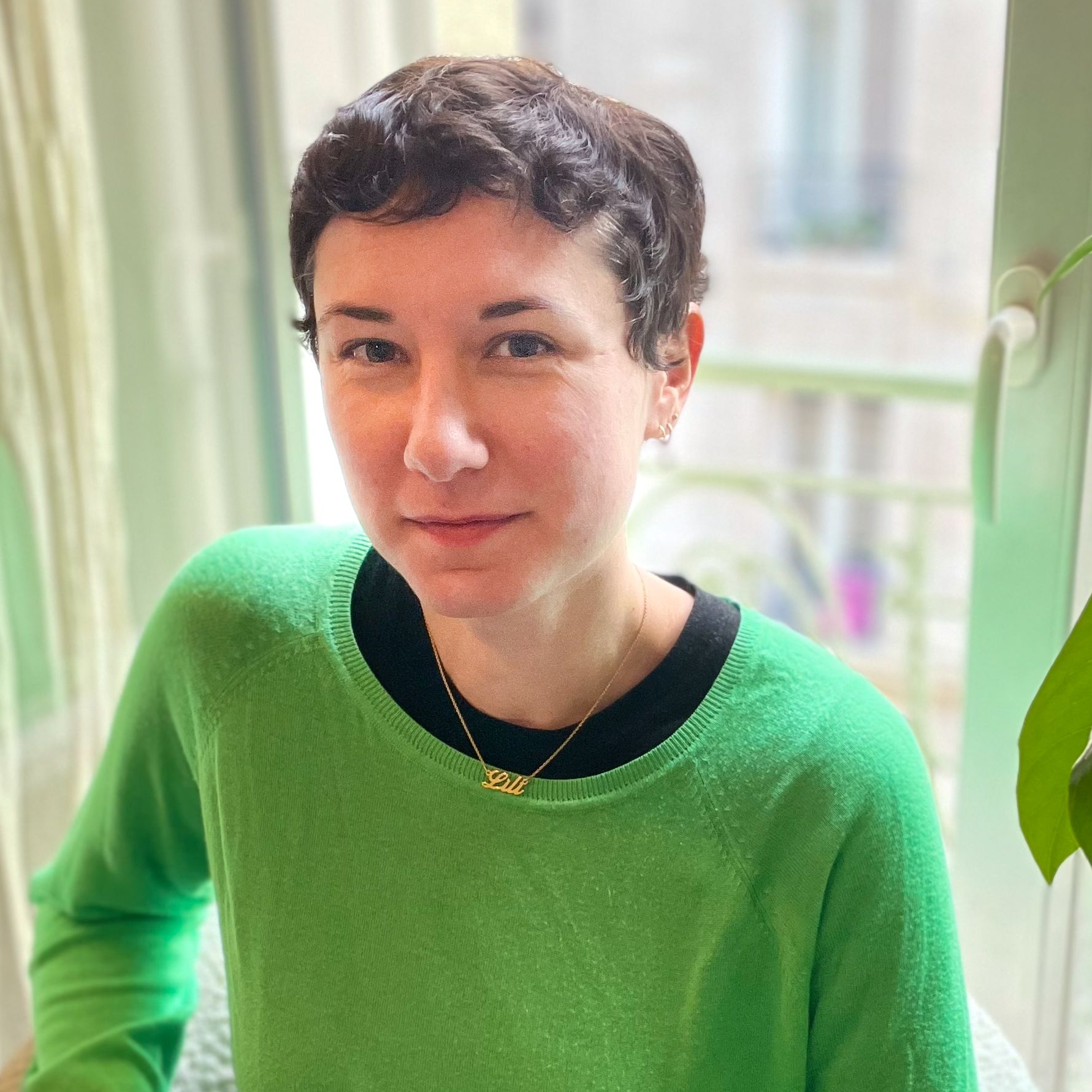 Aurélie Doré - Podcast : Écriture, Voix, Montage, Réal, Diffusion