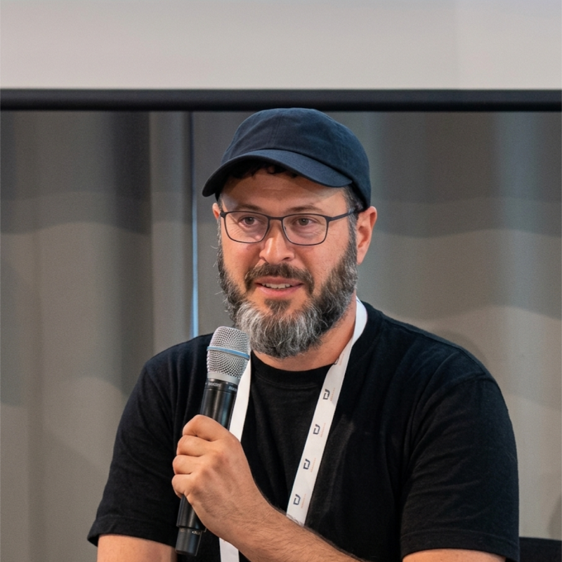 Boaz Balachsan - 🚀 Award-Winning Design Leader, Coach & Consultant