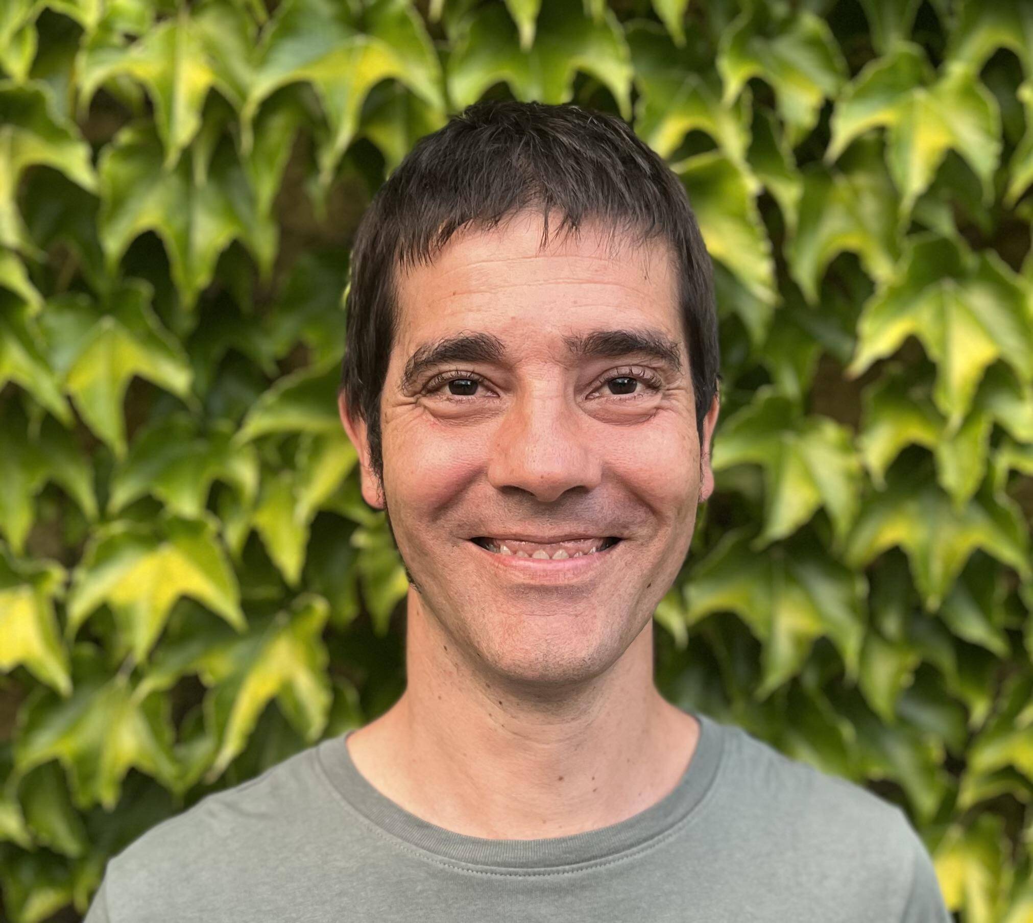 Esteve Alquézar Mora - AWS Solutions Architect | AWS Technical Trainer