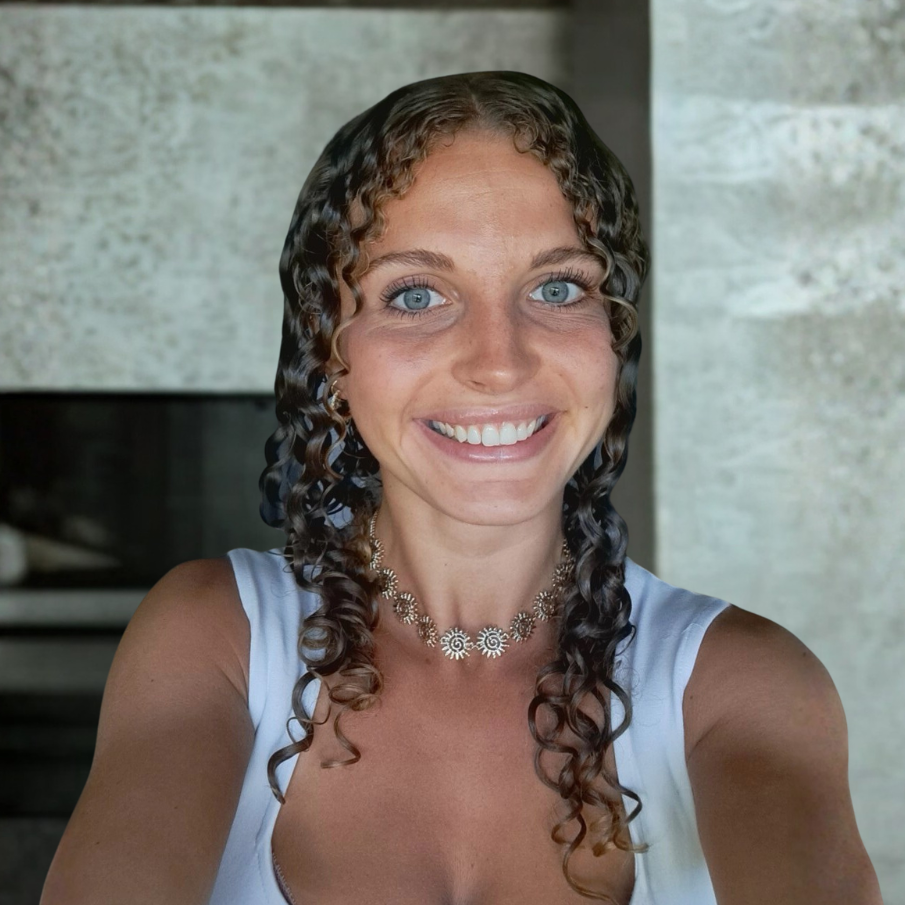 Myriam S. - Community Manager Freelance
