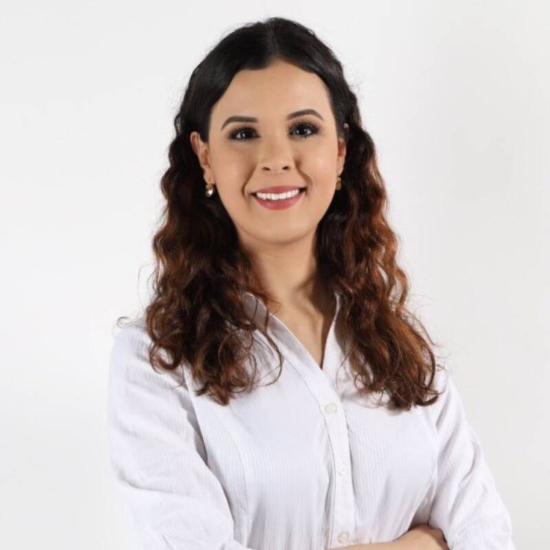 María Elena R. - Consultante Operations, Supply Chain & ADV 