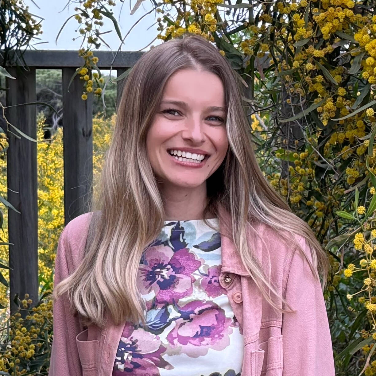 Diana Rosca - UX/UI Designer | Product Designer 