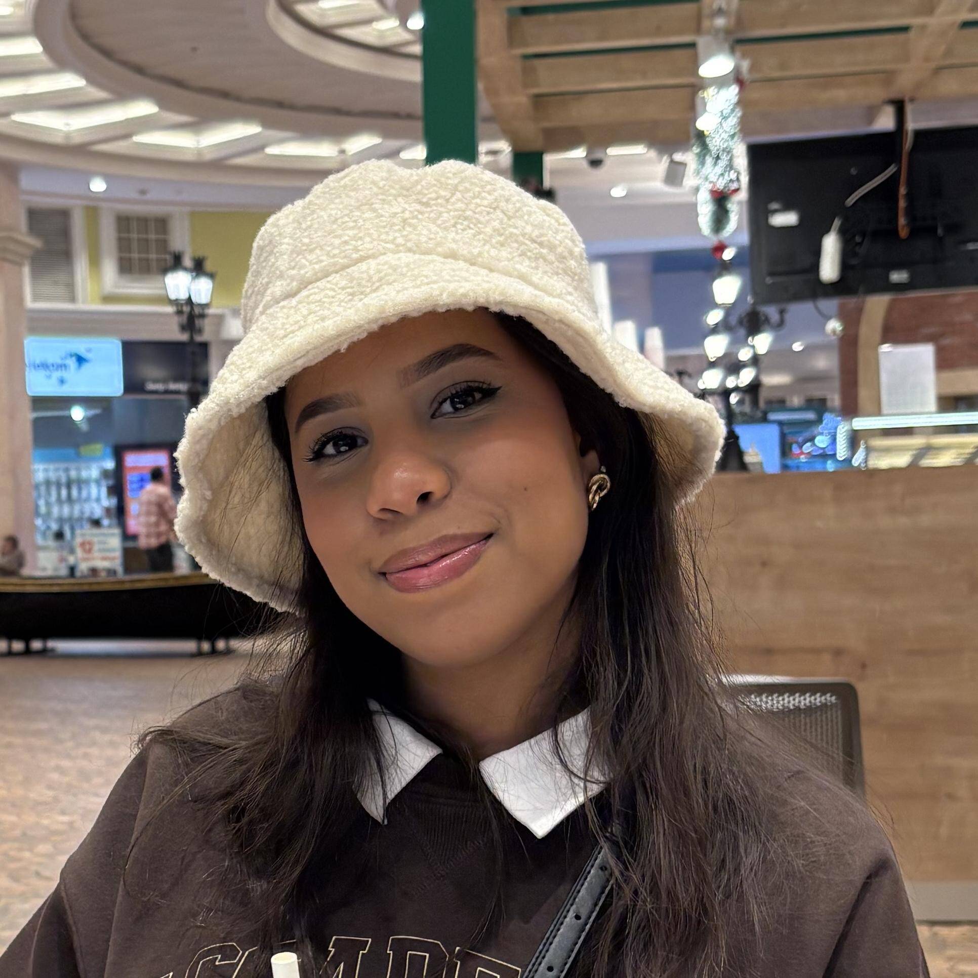 Kenza L. - Customer Care | Support Client SaaS | E-com ⭐