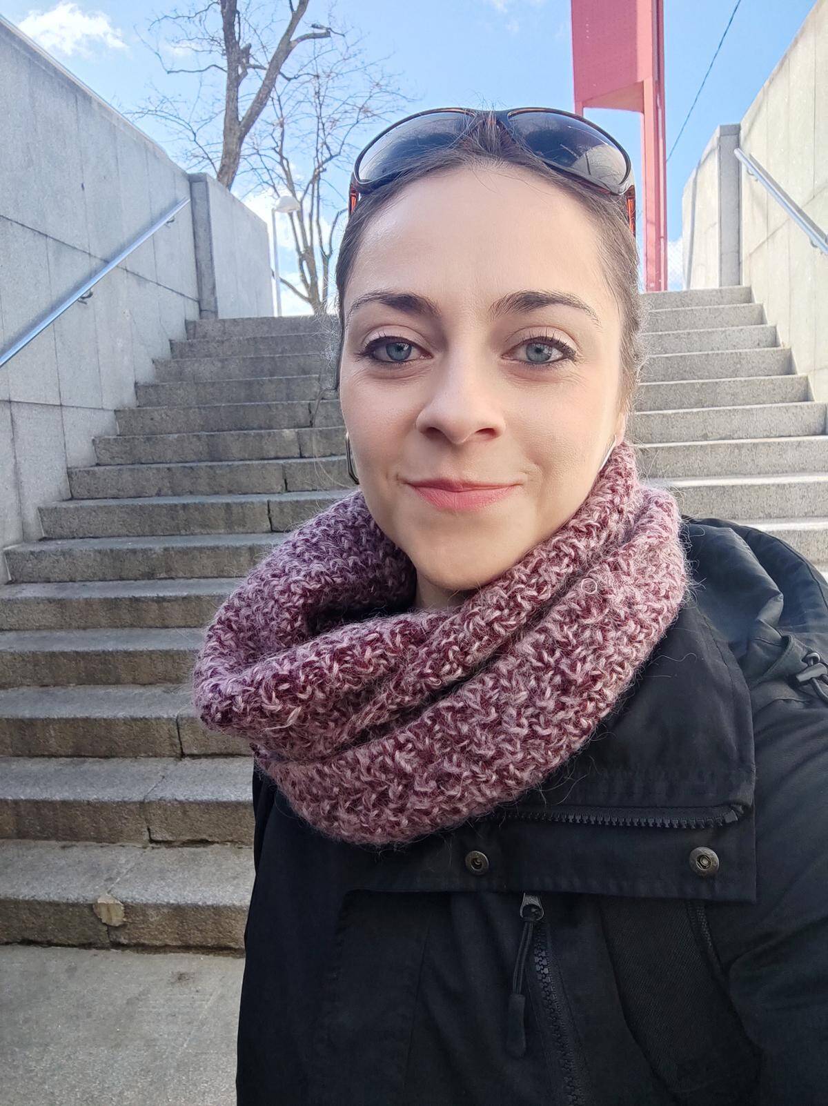 Gloria  - Art PR & Studio Manager