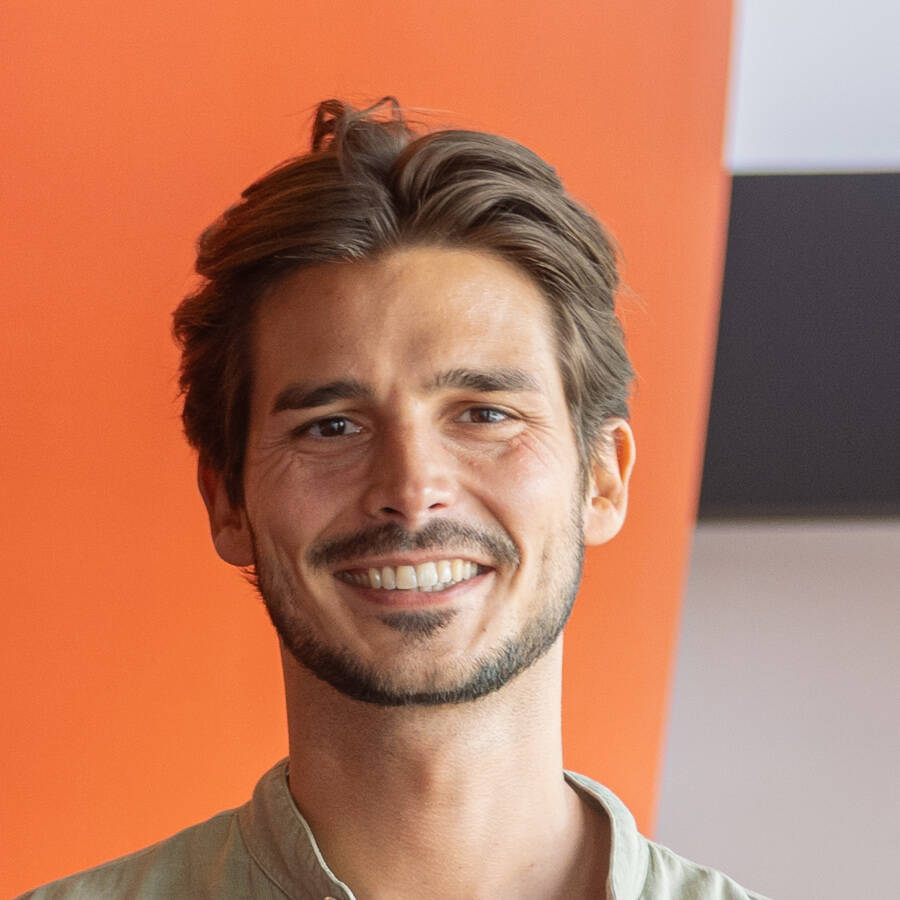 Hugo Bernard - Fractional CMO & Head of Growth I B2B SaaS HubSpot