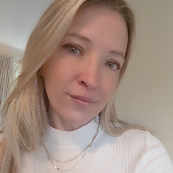 Liz  - Recruiter - TA Partner - Global experience