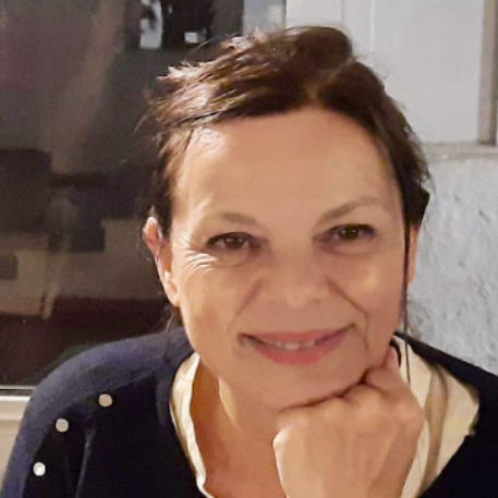 Anne Mills
