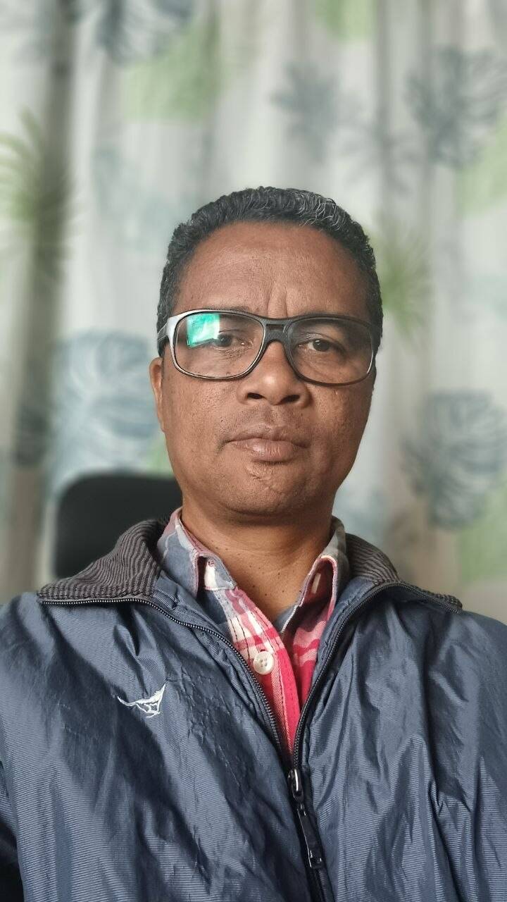 Jean Oilly Eriva Omentsiorimahenikasina - Assistant Administratif & Opérationnel