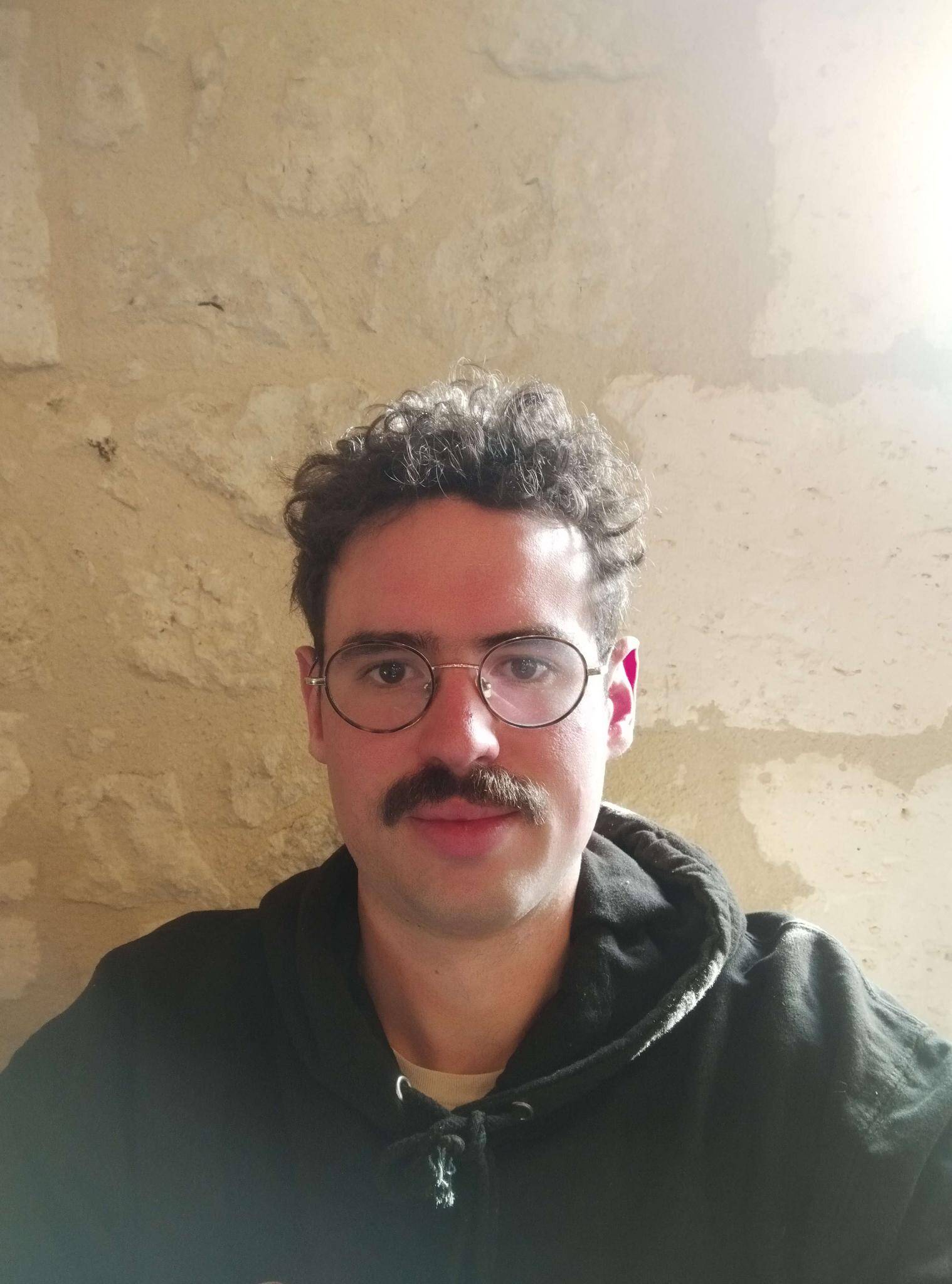Lucas L.