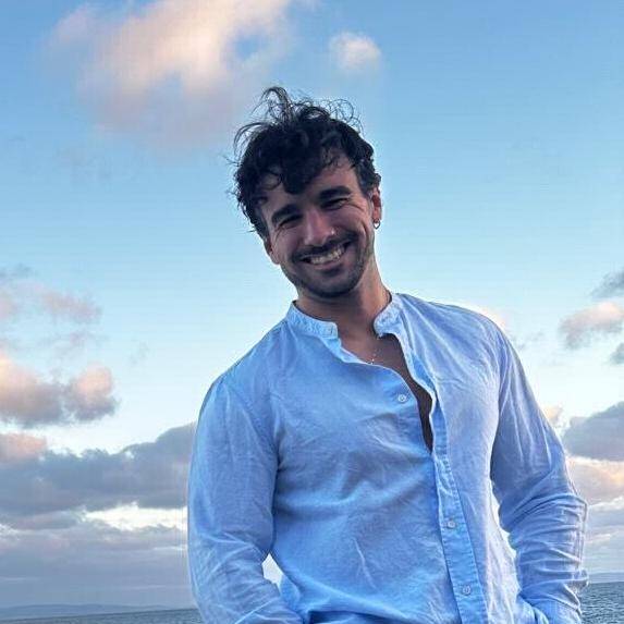 Alvaro M. - AI Product Architect
