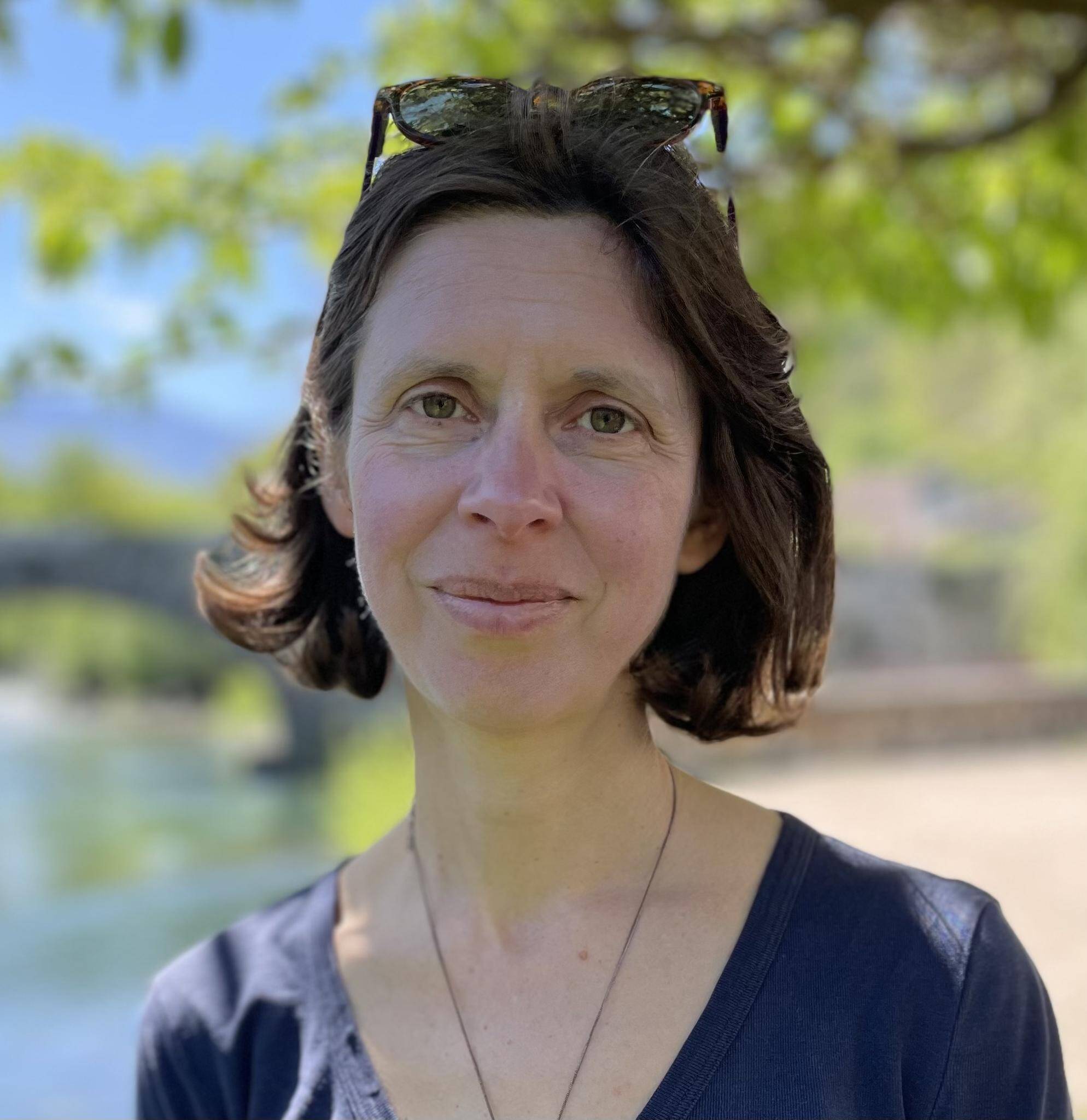 Hélène  - Senior CSR/ ESG and Sustainable Finance sector Consultant